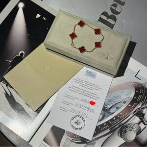 AUTHENTIC Van Cleef & Arpels Alhambra  Bracelet Carnelian